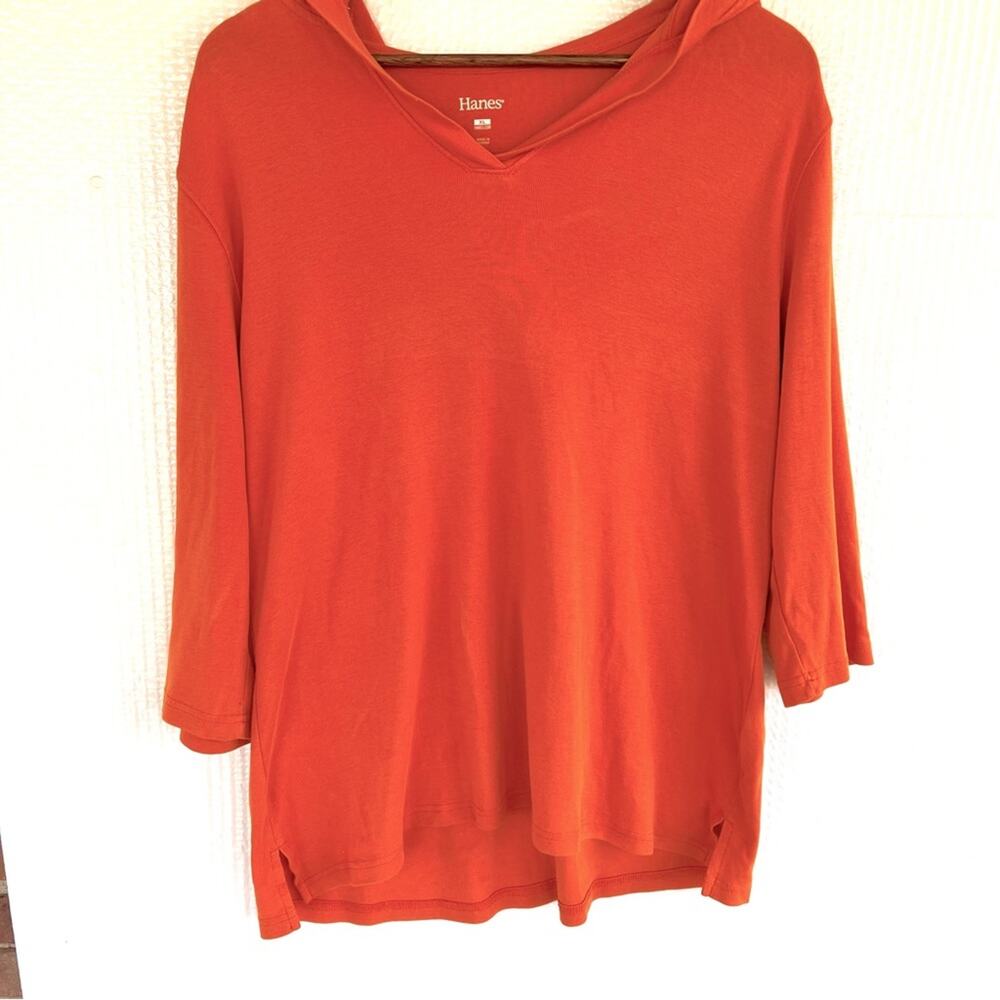 Hanes Hooded women’s long sleeve tee. Burnt orange.  Size xl.  Hanes. Length 28